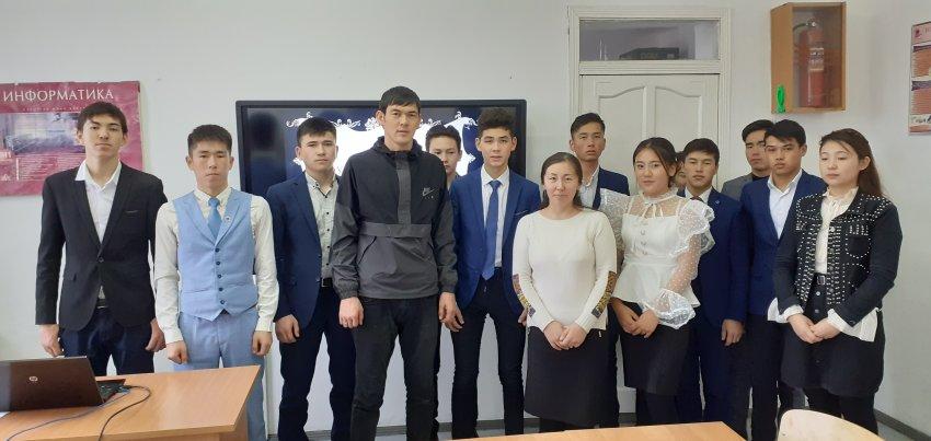 tylek.kz сайты арқылы түлектер арасында өзінің туған өңірін, оқу орнын қолдау жөнінде іс-шаралар өткізу (спорт алаңдарын салу, компьютерлік сыныптарды сатып алу және т. б.)